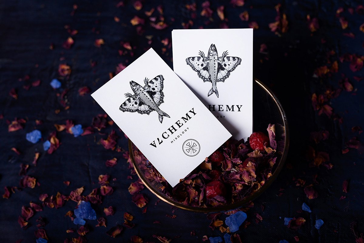 Alchemy Bar雞尾酒酒吧品牌設計欣賞,酒吧品牌設計，餐飲品牌設計，酒吧品牌策劃，酒吧品牌全案策劃，餐飲品牌策劃，深圳品牌設計，深圳品牌策劃，深圳品牌全案策劃，深圳品牌形象塑造，深圳包裝設計的，左右格局