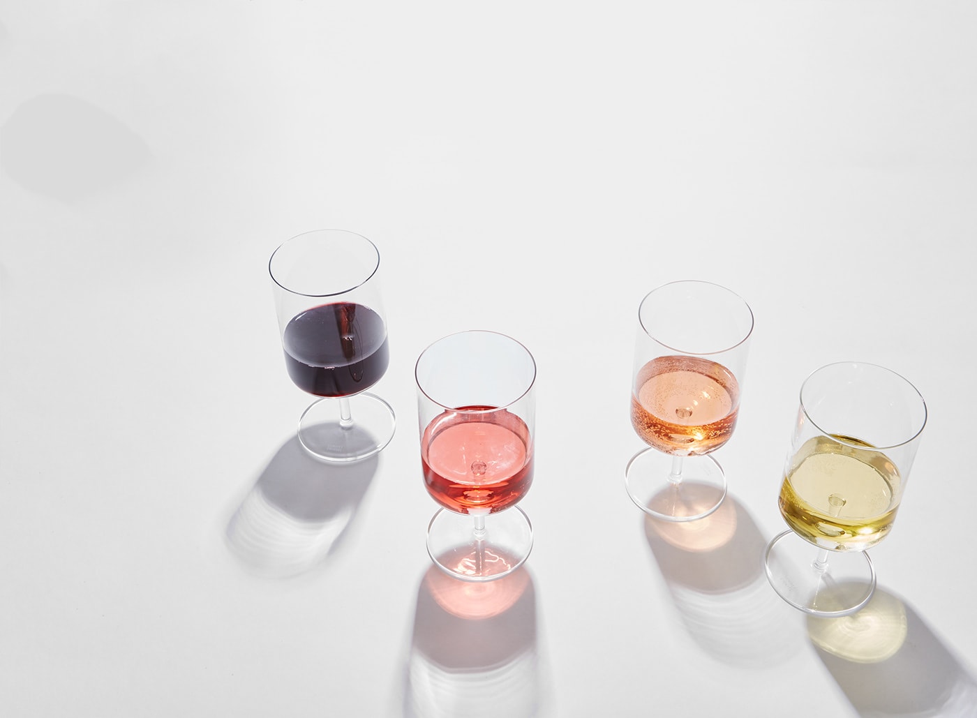 WineSociety優(yōu)質(zhì)葡萄酒品牌戰(zhàn)略定位和品牌策劃，餐飲品牌策劃，餐飲品牌設(shè)計，品牌設(shè)計公司，深圳品牌設(shè)計，左右格局