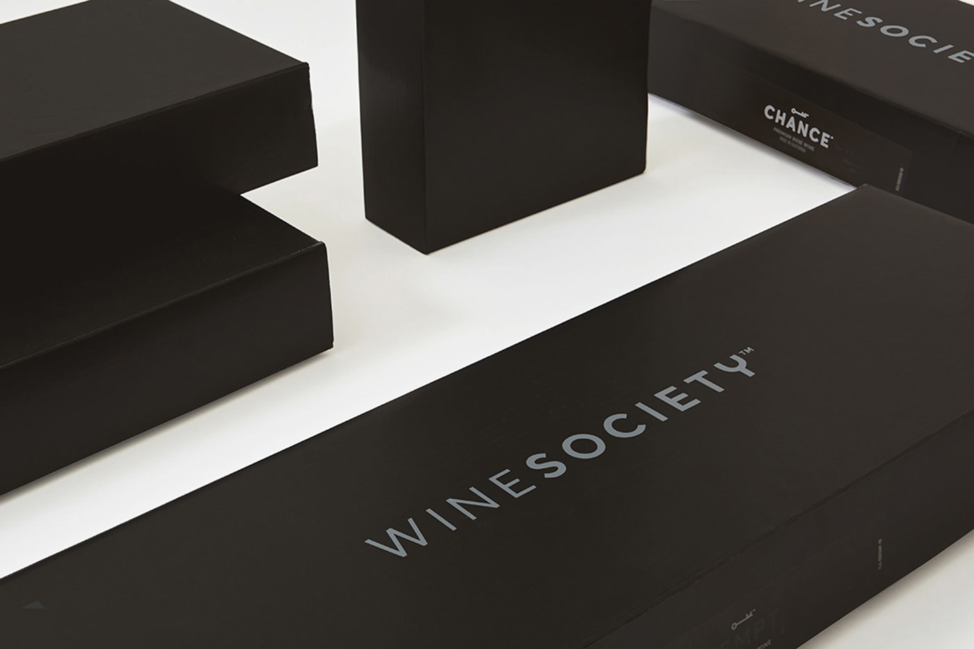 WineSociety優(yōu)質(zhì)葡萄酒品牌戰(zhàn)略定位和品牌策劃，餐飲品牌策劃，餐飲品牌設(shè)計，品牌設(shè)計公司，深圳品牌設(shè)計，左右格局