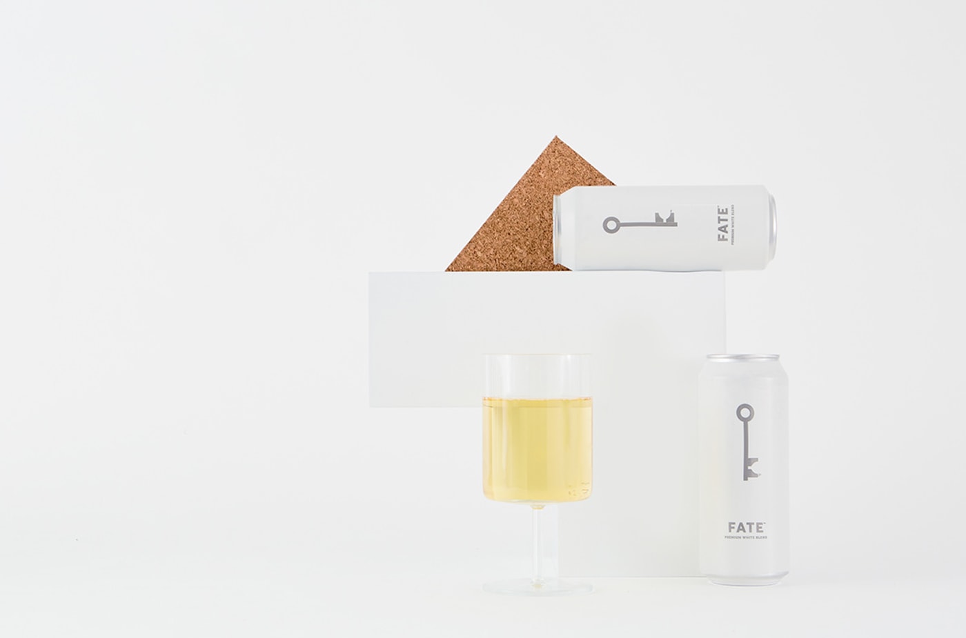 WineSociety優(yōu)質(zhì)葡萄酒品牌戰(zhàn)略定位和品牌策劃，餐飲品牌策劃，餐飲品牌設(shè)計，品牌設(shè)計公司，深圳品牌設(shè)計，左右格局