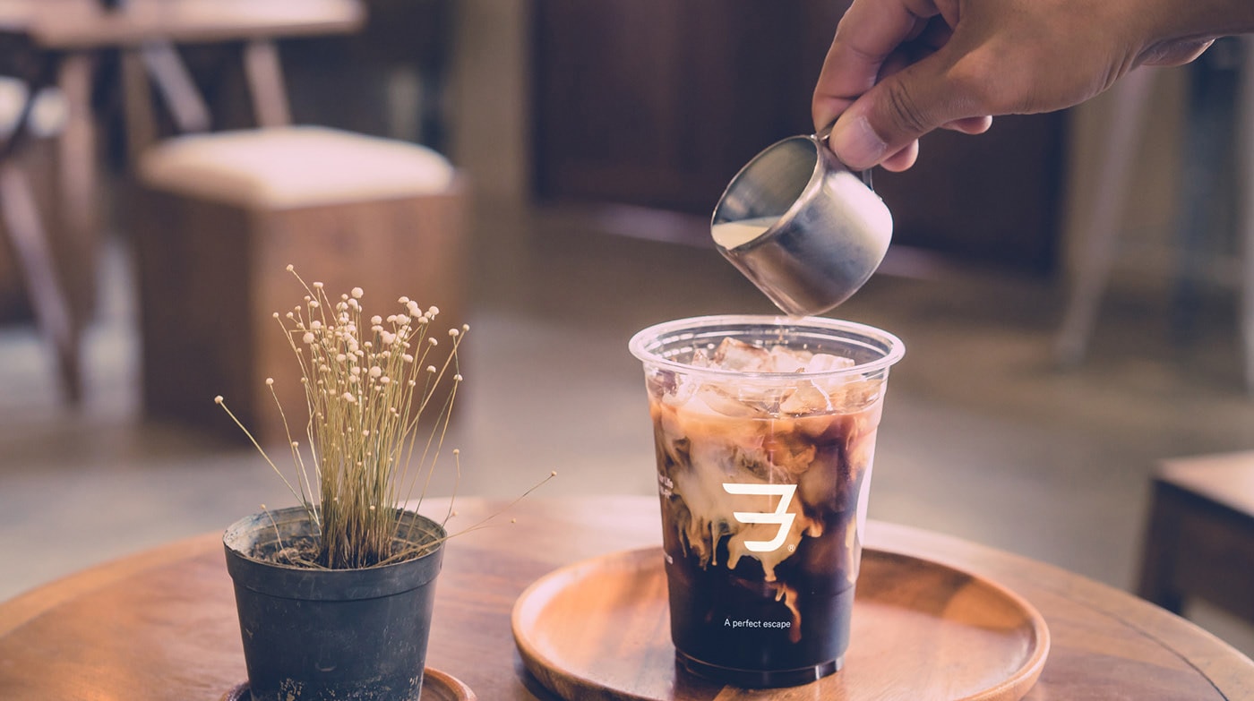 THIRRD 時尚咖啡店品牌設計——創(chuàng)意品牌定位策劃，時尚餐飲品牌設計，品牌定位策劃，深圳品牌設計，左右格局